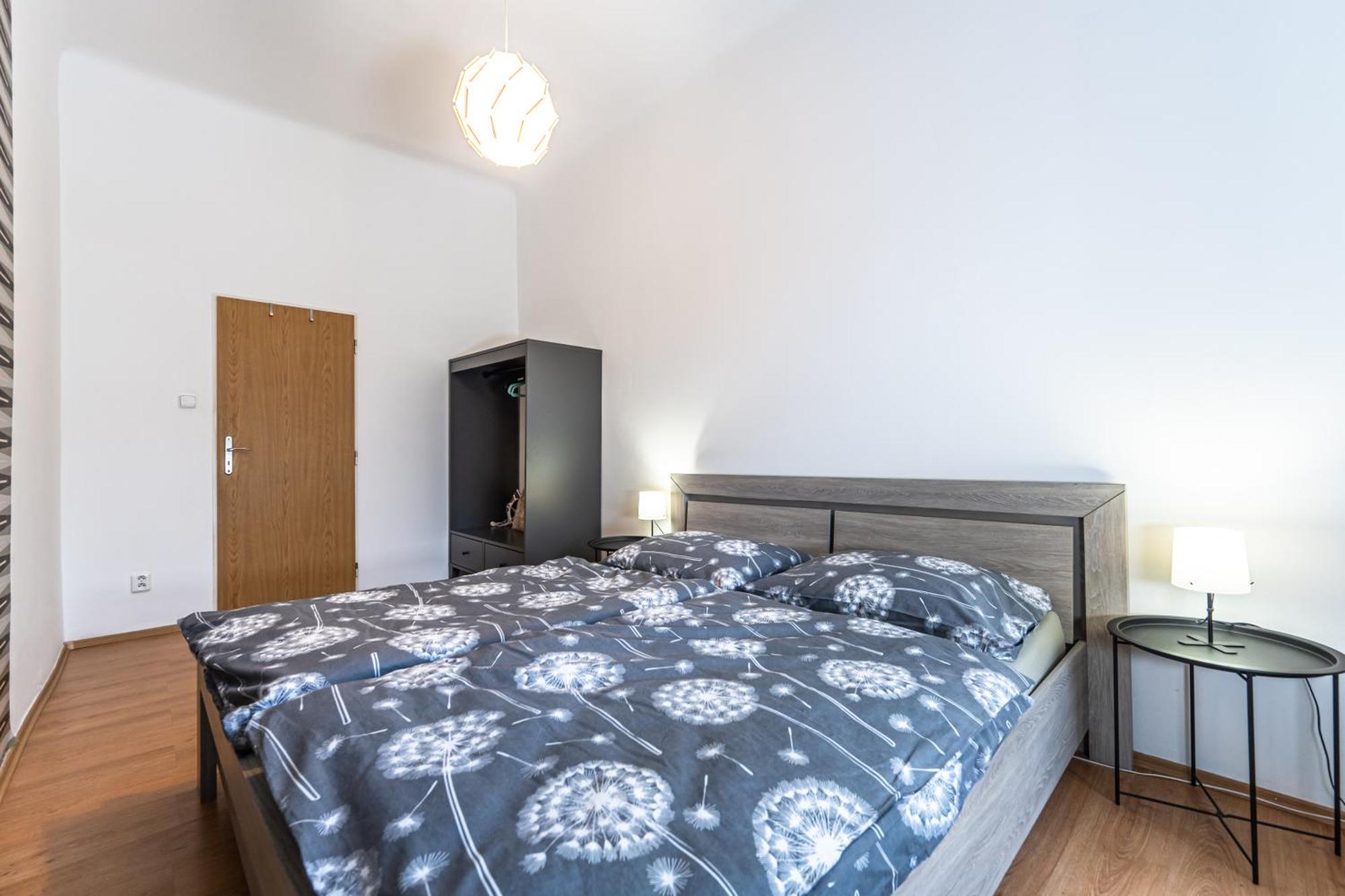 Wenceslas Square 2 Bedroom Apartment Прага Екстер'єр фото