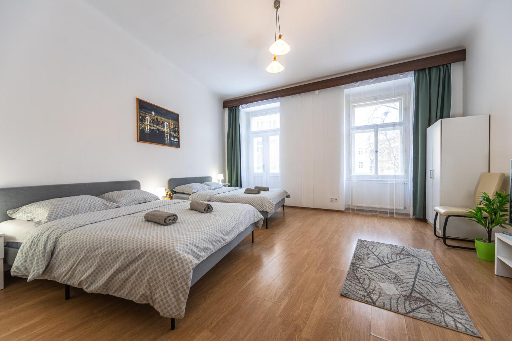 Wenceslas Square 2 Bedroom Apartment Прага Екстер'єр фото